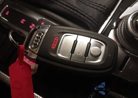 2014 Audi A4 2.0T Premium z USA, uszkodzony, nr VIN WAUFFAFLXEN033000